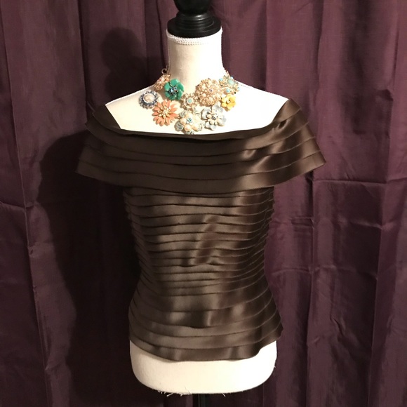 JS Collections Stunning Satiny Layered Brown Top-8 - Picture 2 of 6